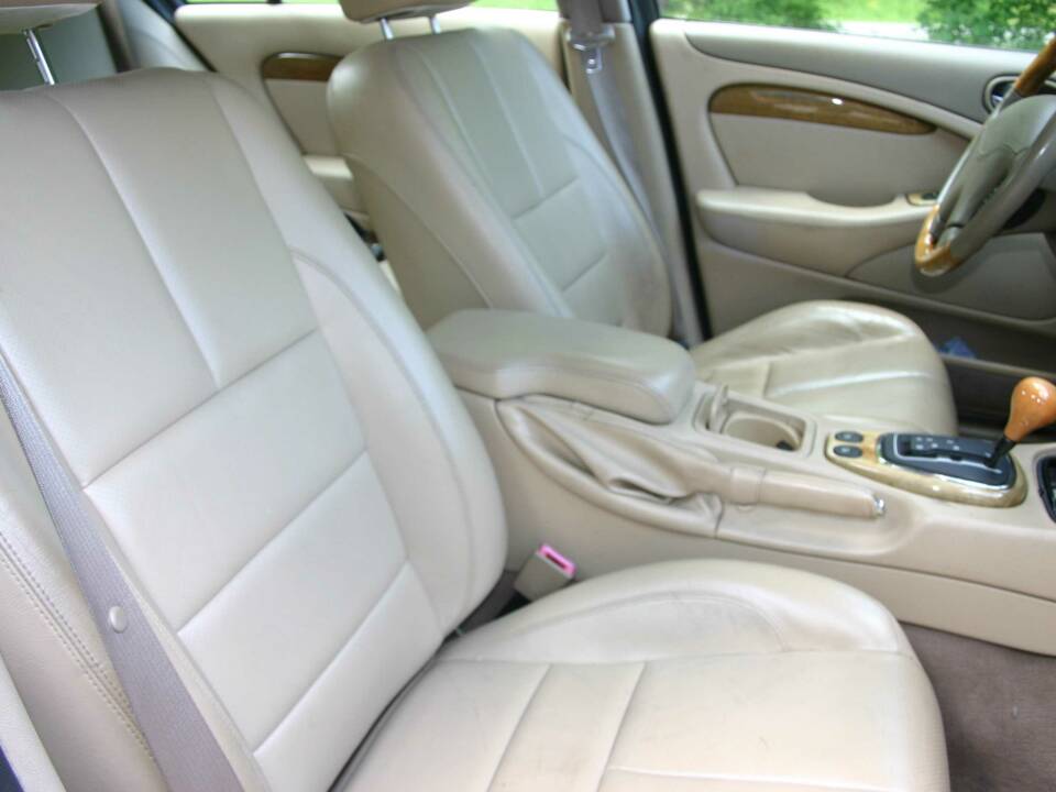 Bild 17/51 von Jaguar S-Type 4.0 V8 (2000)