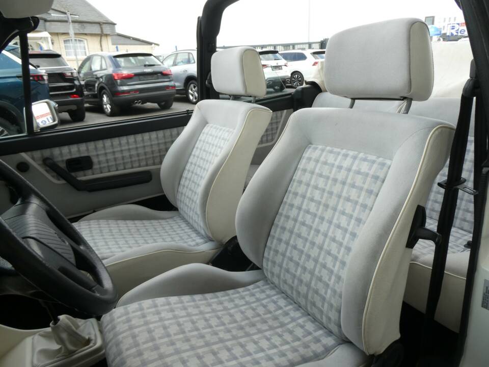 Image 11/23 of Volkswagen Golf Mk I Convertible 1.8 (1992)