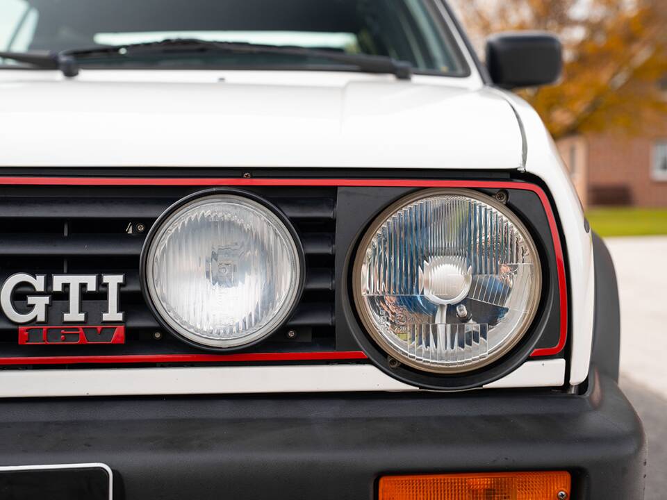 Image 11/48 de Volkswagen Golf Mk II GTi 16V 1.8 (1990)