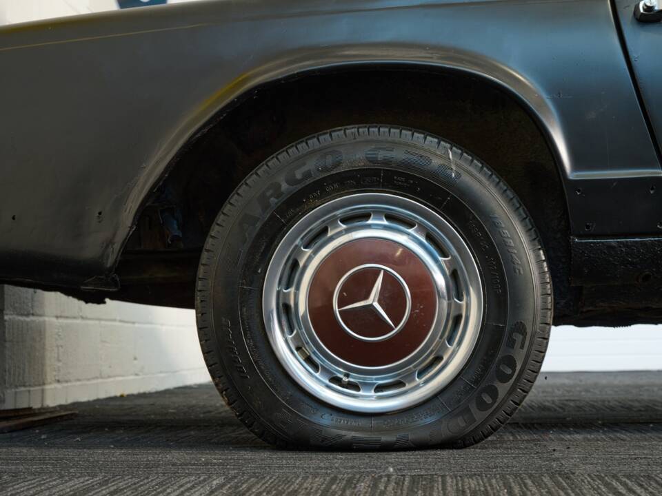 Image 8/47 de Mercedes-Benz 250 SL (1967)