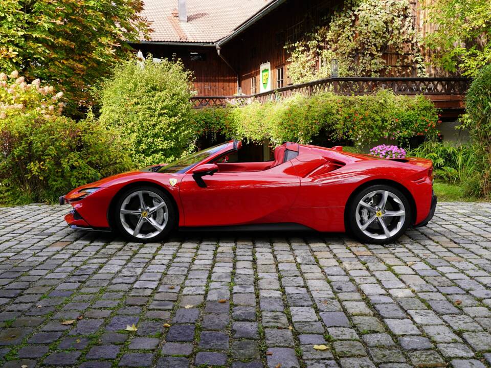 Image 9/14 of Ferrari SF90 Spider (2024)