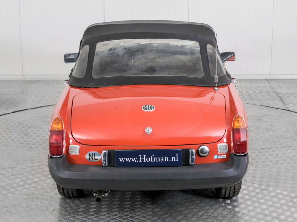 Image 48/50 of MG MGB (1976)
