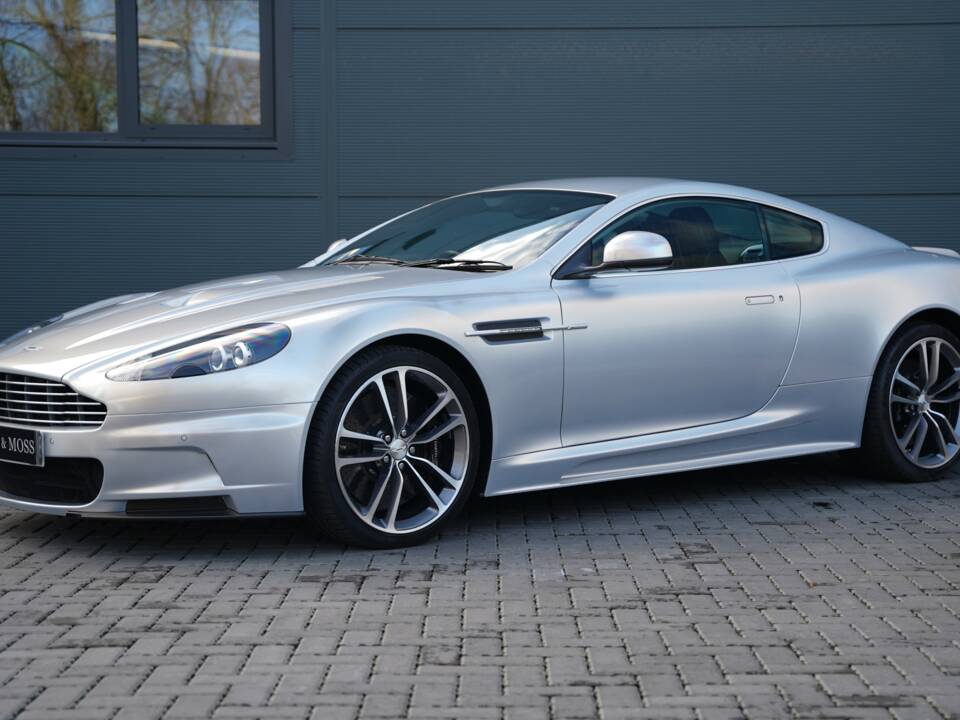 Immagine 4/50 di Aston Martin DBS (2011)