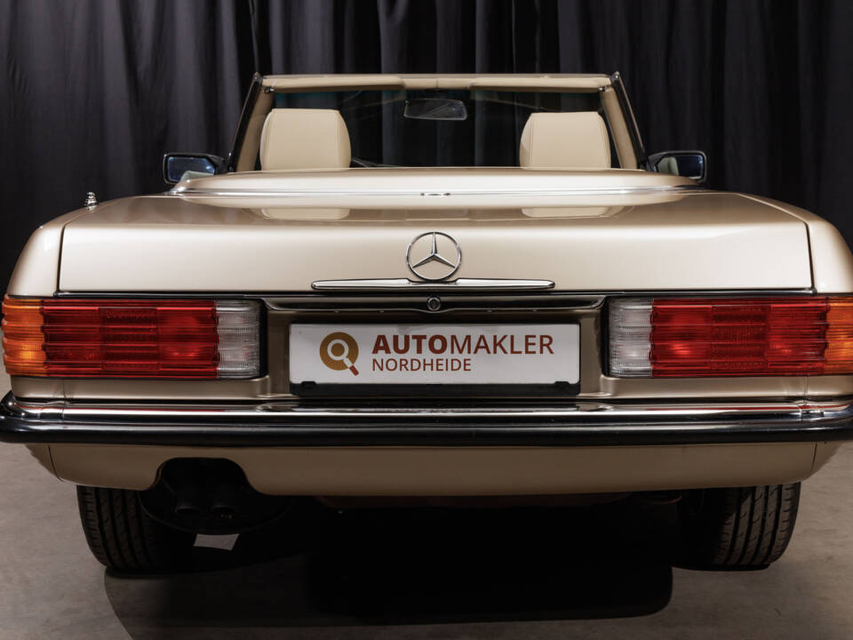 Immagine 32/71 di Mercedes-Benz 420 SL (1988)