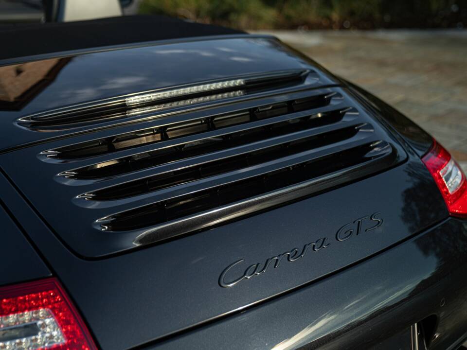 Immagine 20/50 di Porsche 911 Carrera GTS (2011)