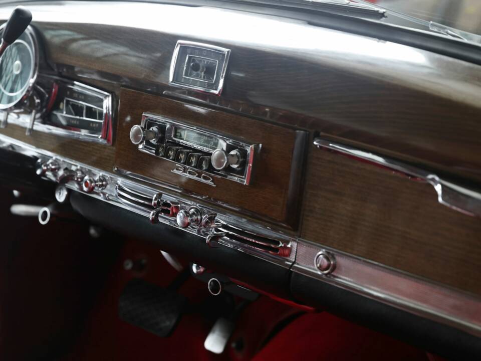 Image 29/50 de Mercedes-Benz 300 c (1956)