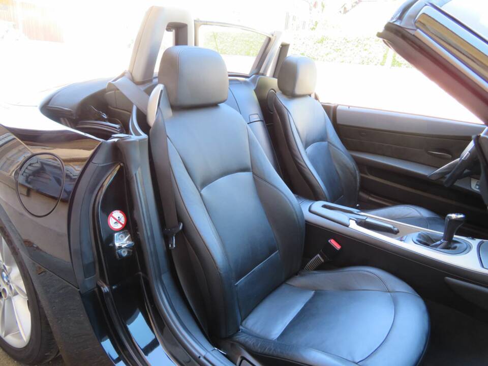 Bild 10/18 von BMW Z4 3.0i (2004)