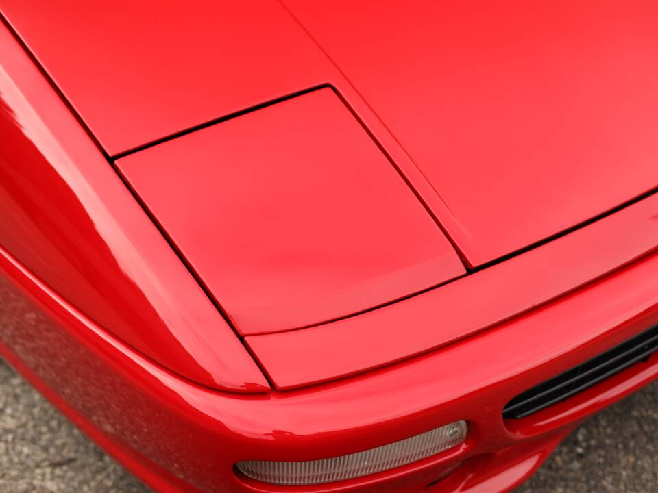 Image 81/93 of Ferrari F 355 Berlinetta (1997)