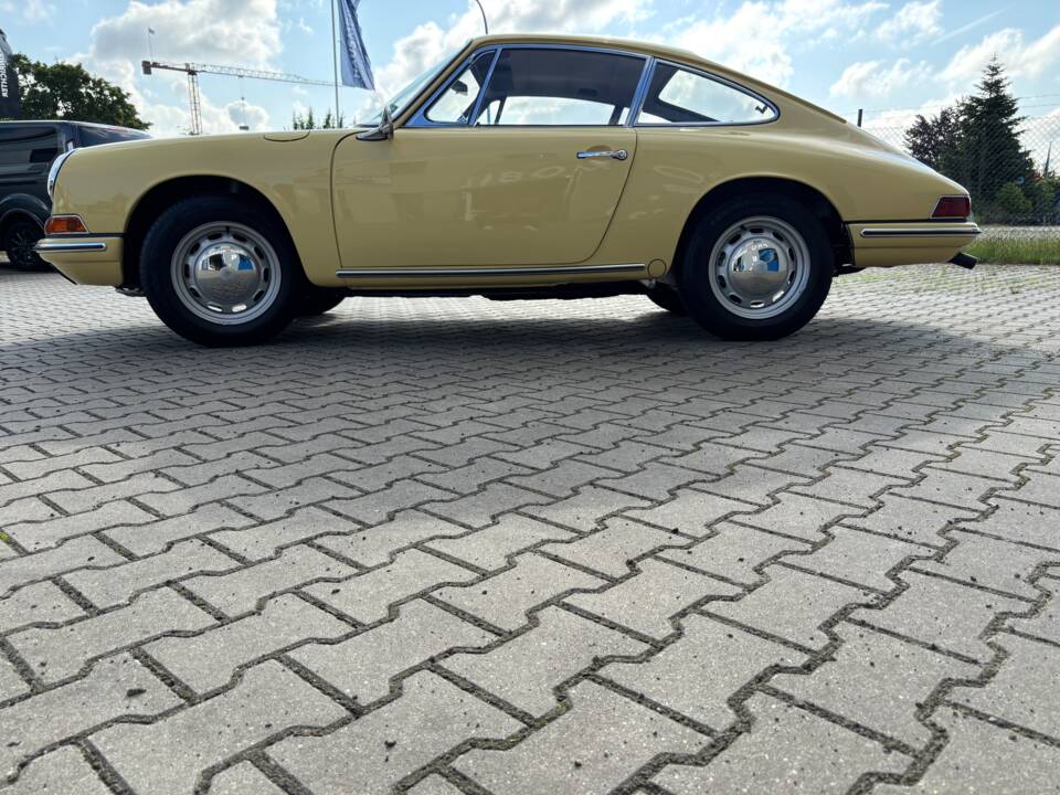 Image 8/70 of Porsche 912 (1965)