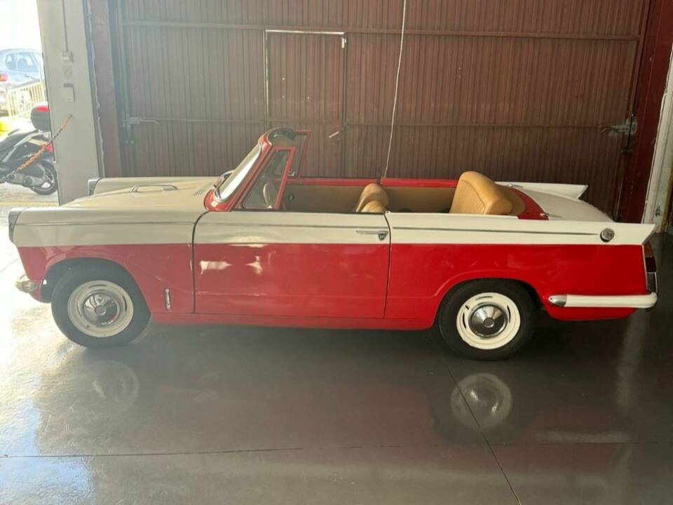 Obraz 4/8 pojazdu Triumph Herald 1200 (1961)