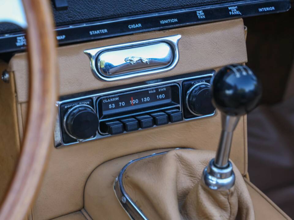 Image 29/50 de Jaguar Type E 3.8 (1964)