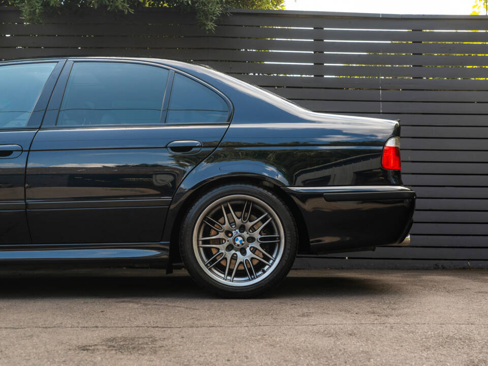 Image 12/56 of BMW M5 (2000)
