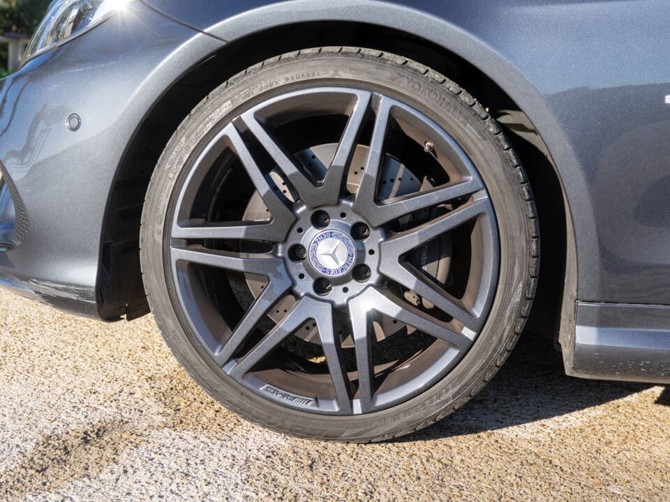 Bild 15/19 von Mercedes-Benz E 400 d 4MATIC (2014)
