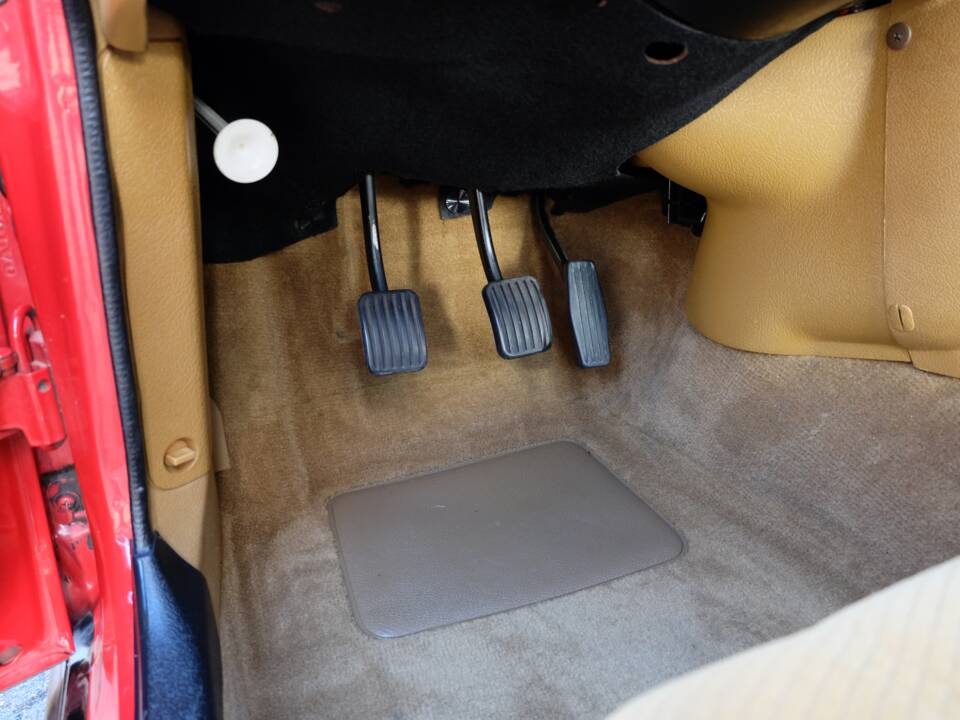 Image 43/75 de Volvo 240 (1986)