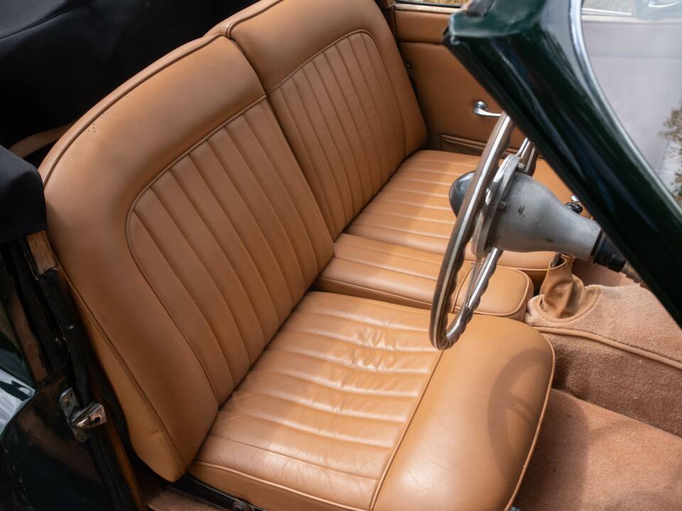 Image 15/46 of Jaguar XK 120 DHC (1954)