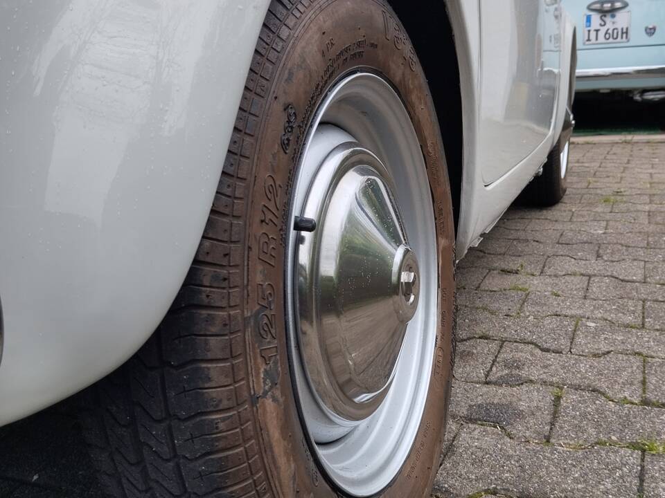 Image 19/34 of FIAT 500 L (1970)