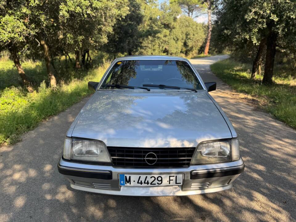 Bild 3/41 von Opel Monza 3,0 E (1983)