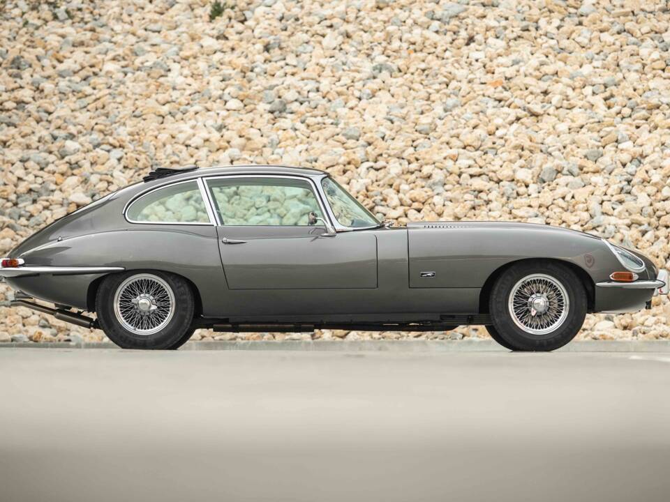 Immagine 25/88 di Jaguar E-Type (2+2) (1968)