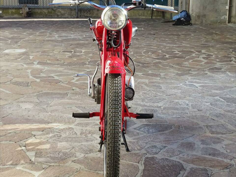 Image 3/10 of Moto Guzzi DUMMY (1956)
