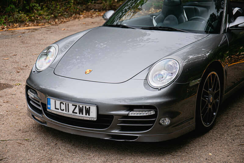 Imagen 12/50 de Porsche 911 Turbo S (2011)