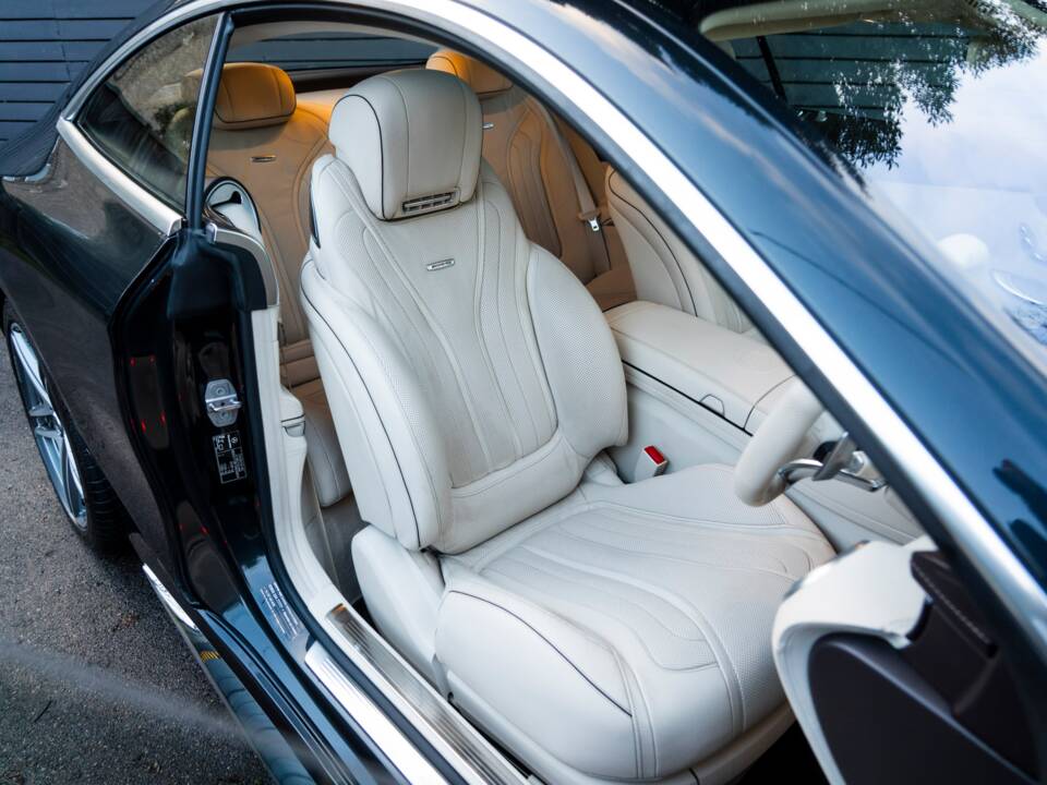 Image 28/48 of Mercedes-Benz S 63 AMG S 4MATIC (2018)