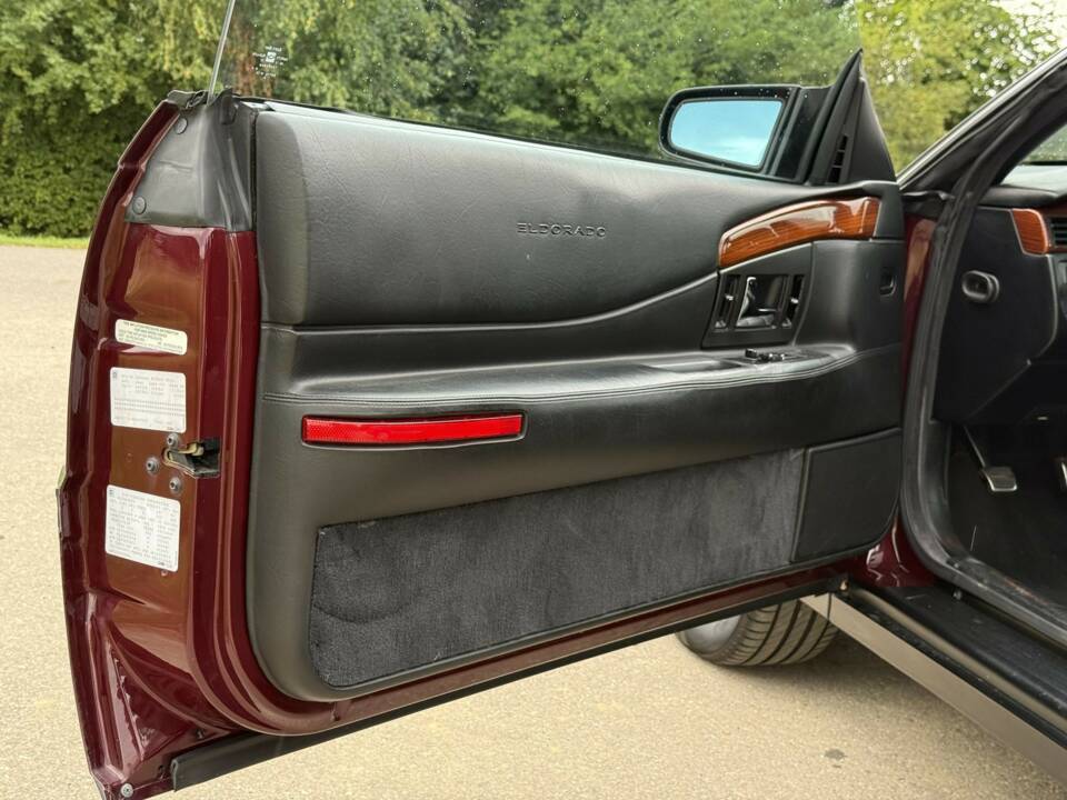 Bild 17/20 von Cadillac Eldorado TC (1992)
