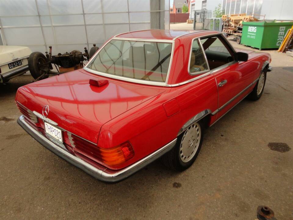 Bild 8/16 von Mercedes-Benz 560 SL (1986)