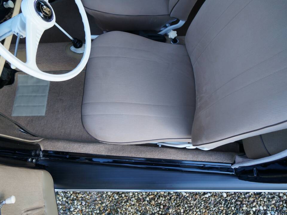 Image 32/50 of Volkswagen Beetle 1200 Standard "Oval" (1955)