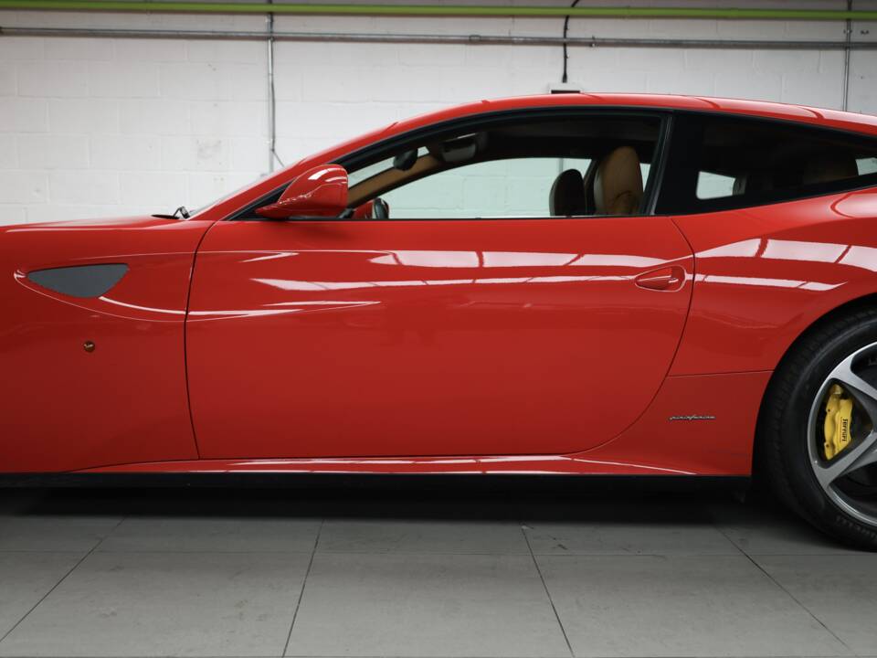 Immagine 21/50 di Ferrari FF (2011)
