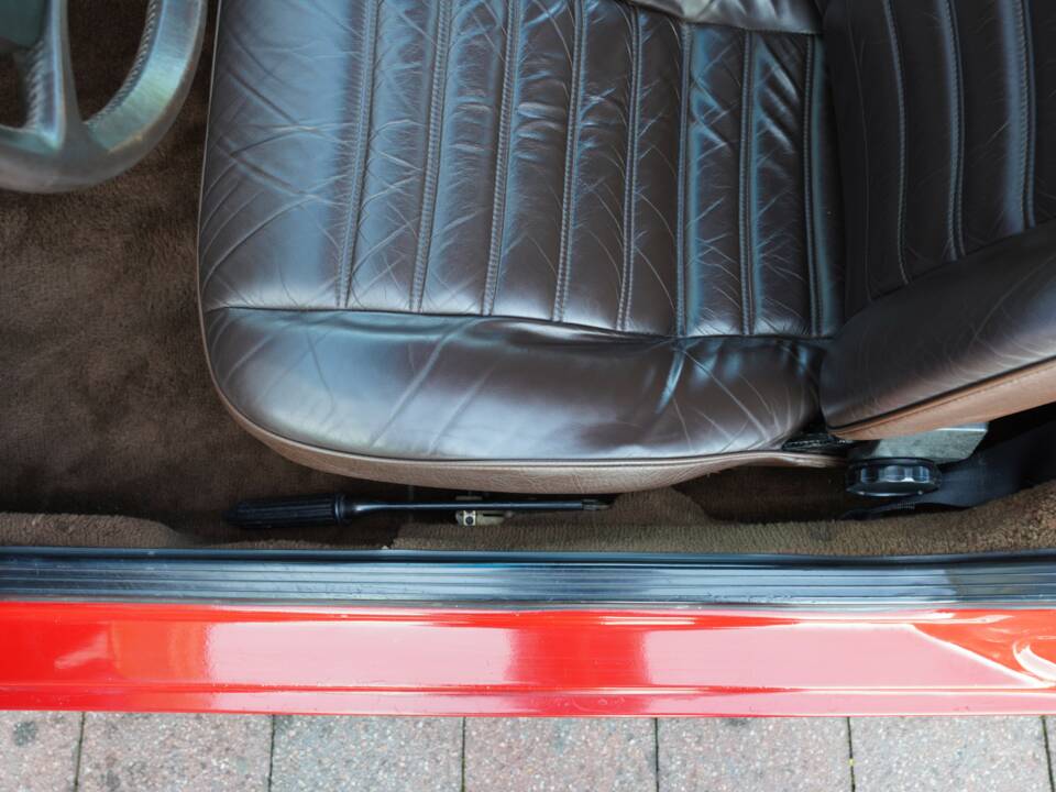 Image 32/50 of Porsche 924 (1981)