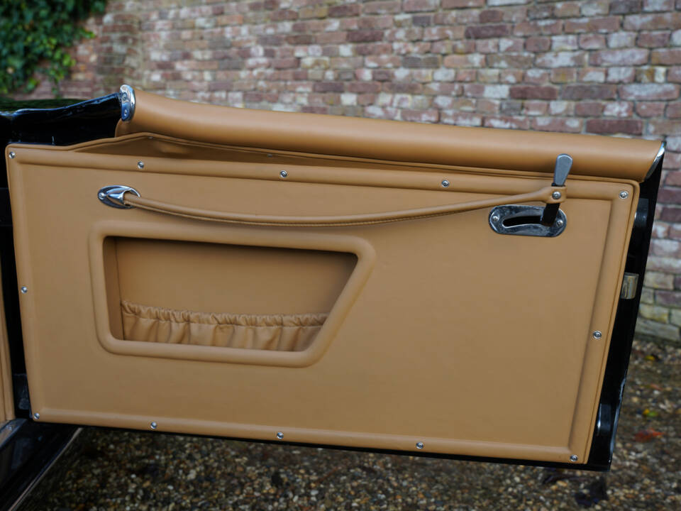 Image 47/50 of Nash-Healey Roadster (1953)