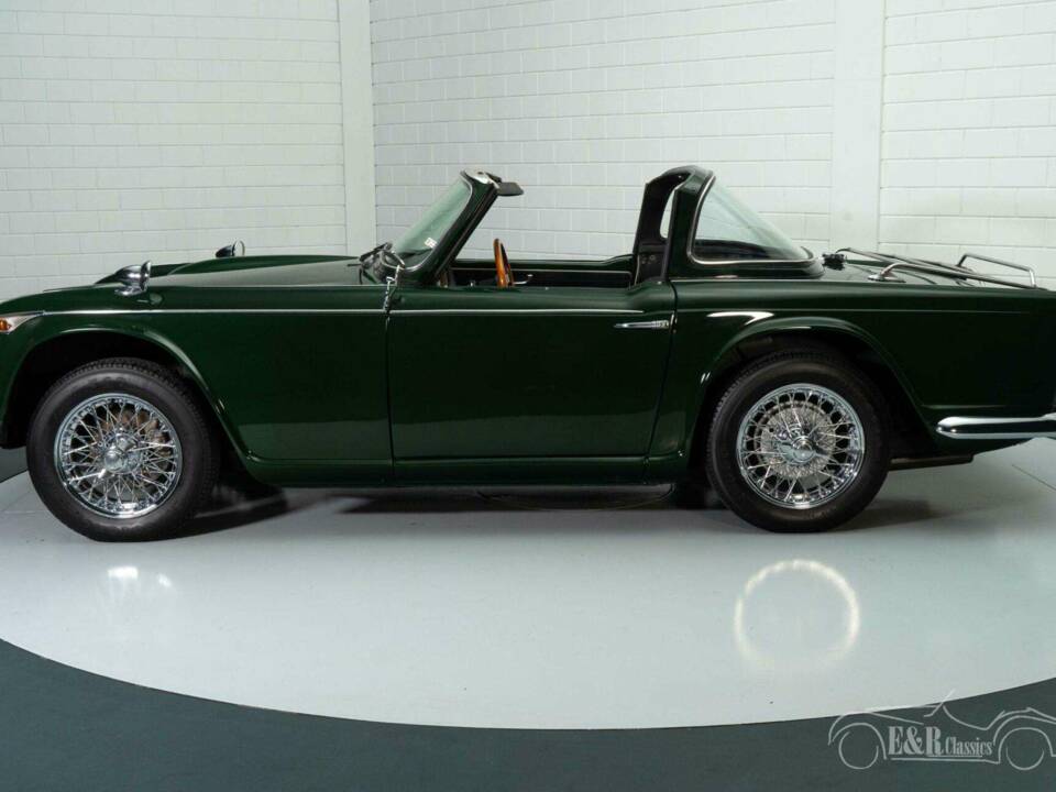 Image 10/17 of Triumph TR 4A IRS (1966)