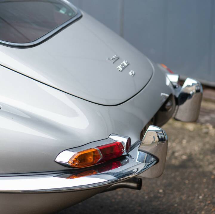 Image 6/50 of Jaguar E-Type 4.2 (1965)