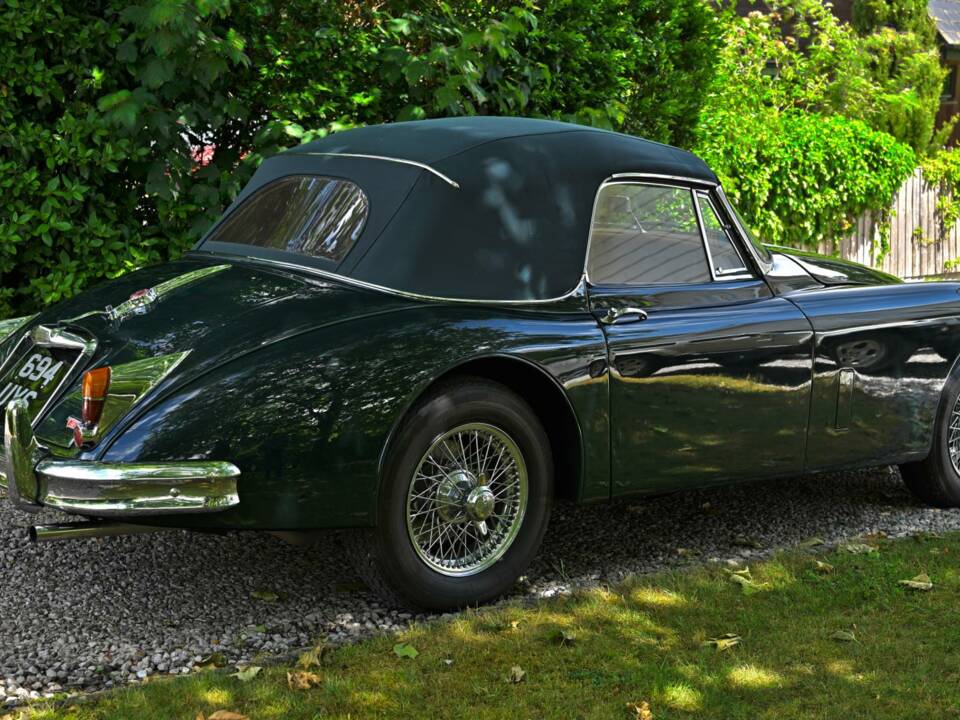 Immagine 32/50 di Jaguar XK 150 3.8 S DHC (1960)