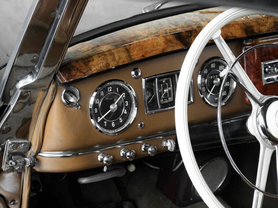 Image 33/50 of Mercedes-Benz 220 Coupe (1954)