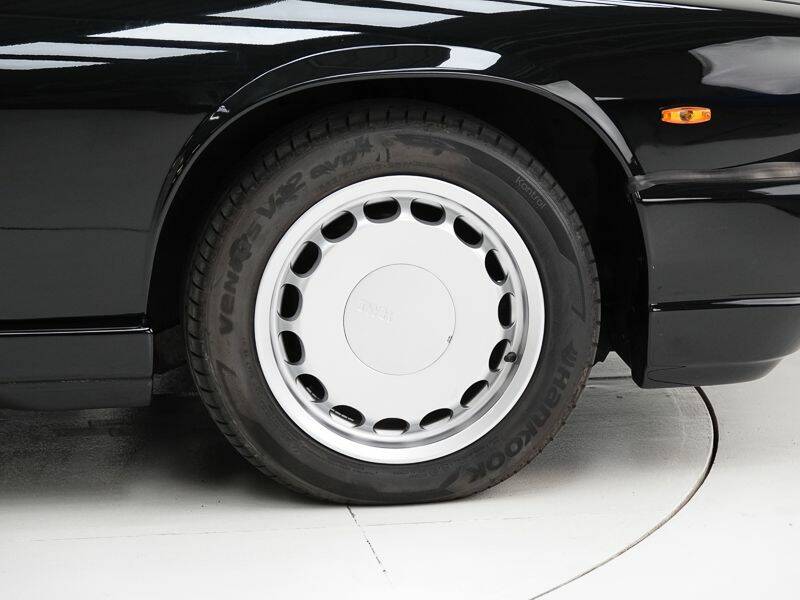 Image 11/15 of Jaguar XJRS 6.0 (1991)
