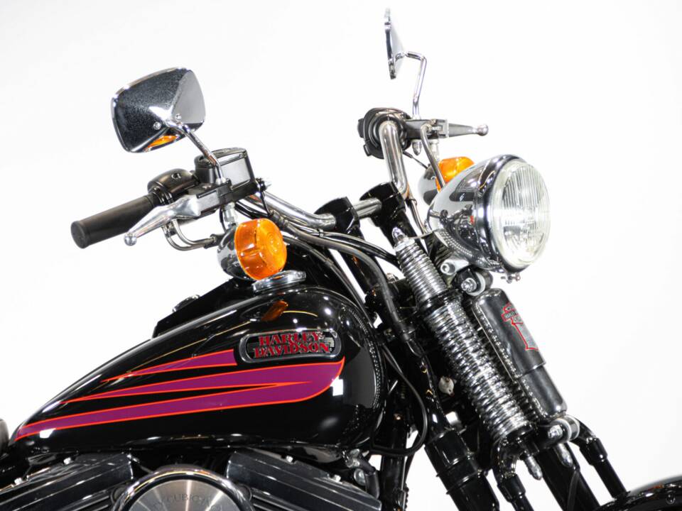 Immagine 36/50 di Harley-Davidson Bad Boy Softail (1996)