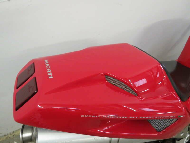 Bild 21/47 von Ducati 916 Strada (1994)