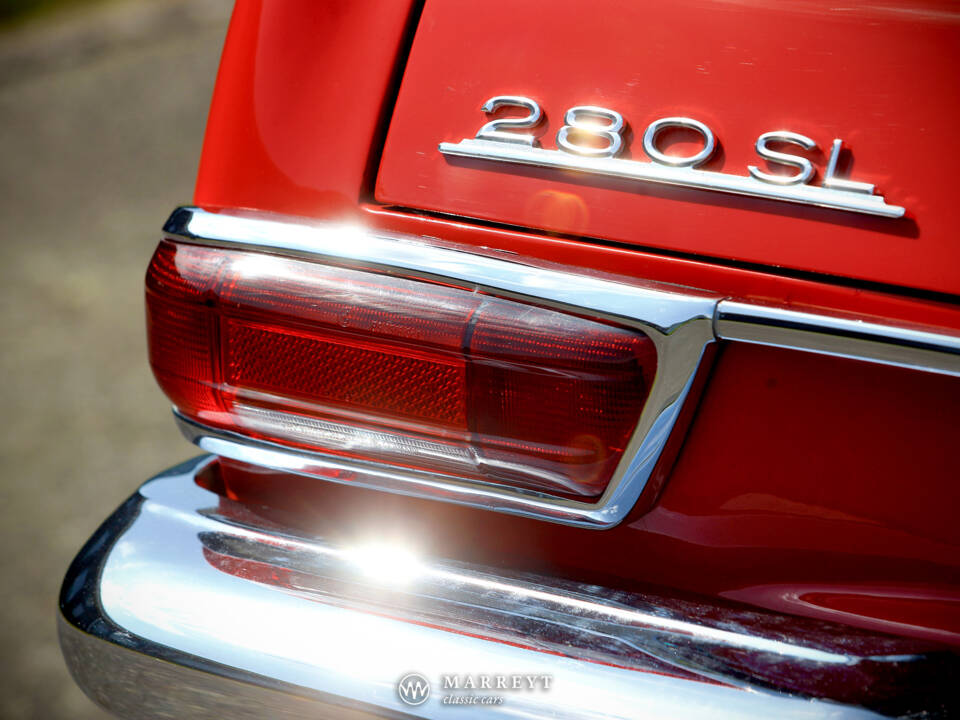 Image 24/70 of Mercedes-Benz 280 SL (1969)