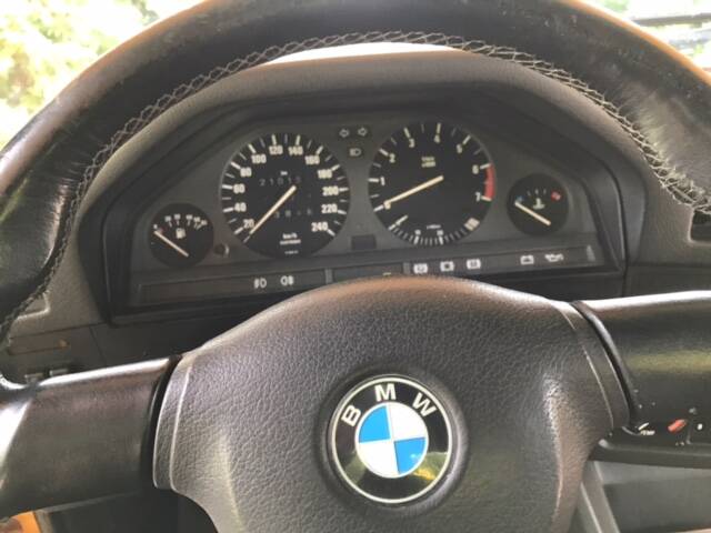 Image 7/12 of BMW 318i (1992)