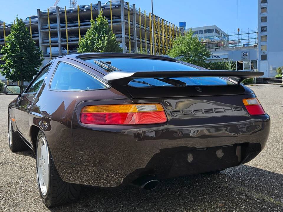 Image 5/28 of Porsche 928 S4 (1987)