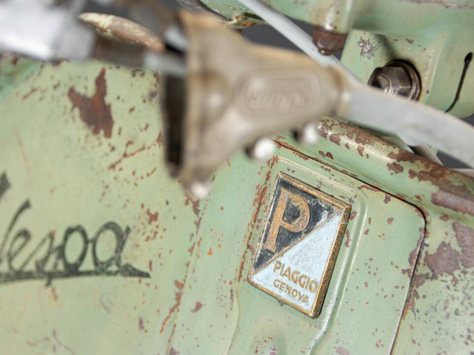 Image 31/50 de Piaggio Vespa 125 (1953)