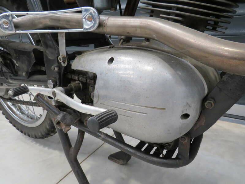 Image 25/40 of MV Agusta DUMMY (1968)