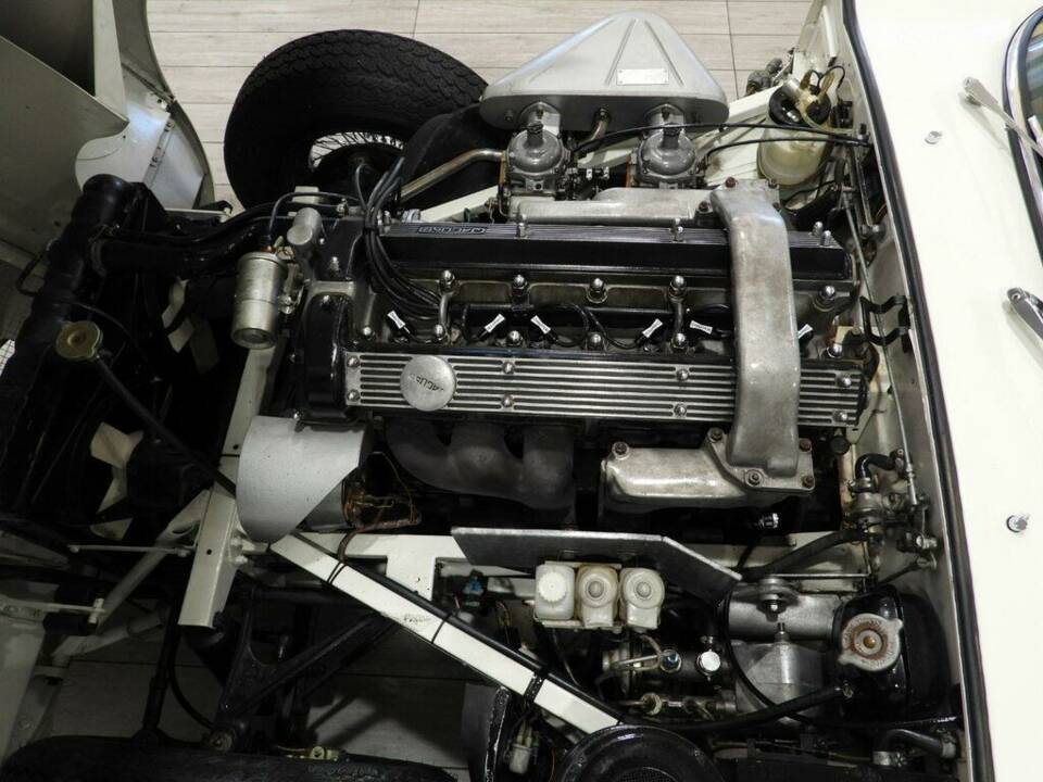 Afbeelding 9/15 van Jaguar E-Type (1968)