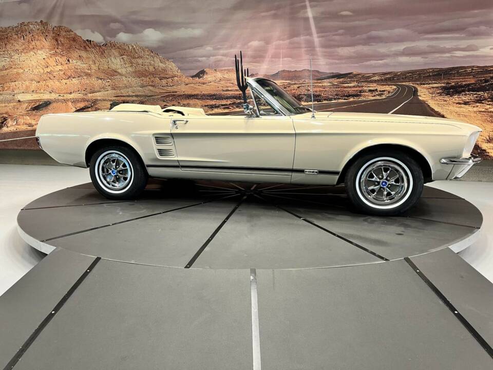 Immagine 2/50 di Ford Mustang 390 GTA (1967)