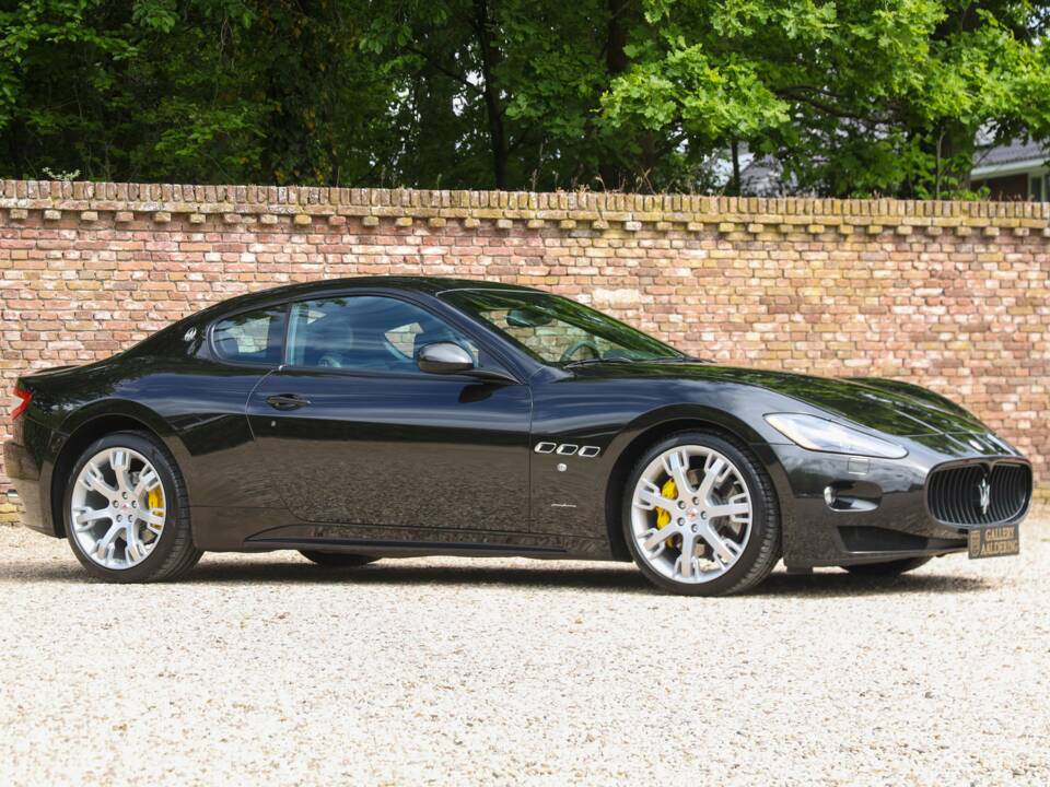 Image 39/50 of Maserati GranTurismo S (2008)