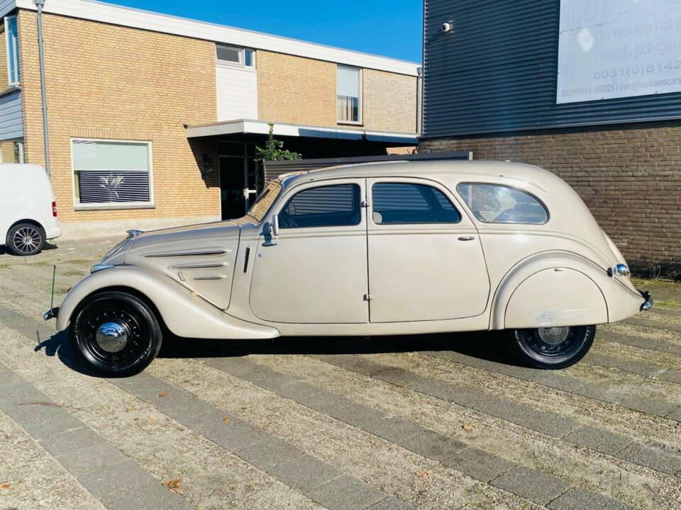 Bild 17/50 von Peugeot 402 B (1938)