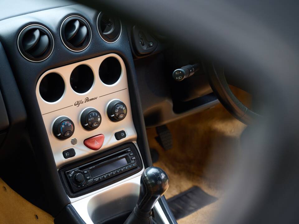 Image 20/45 of Alfa Romeo Spider 2.0 Twin Spark 16V (2001)