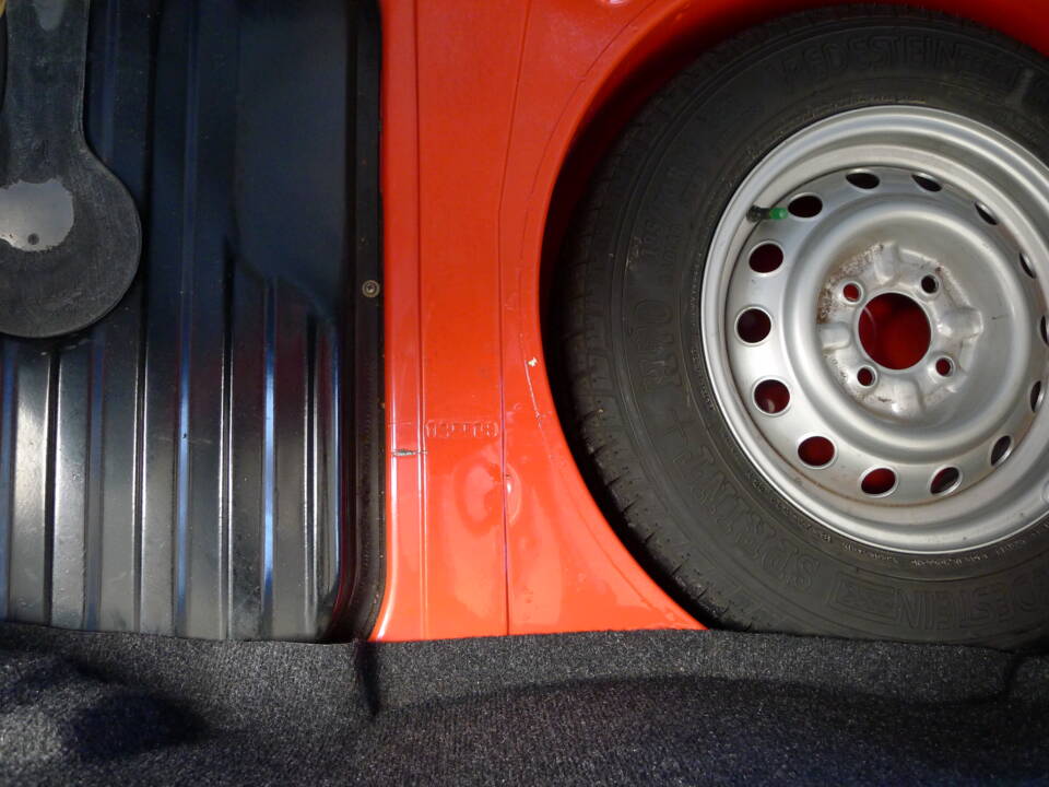 Image 17/36 of Alfa Romeo 2000 Spider Veloce (1982)