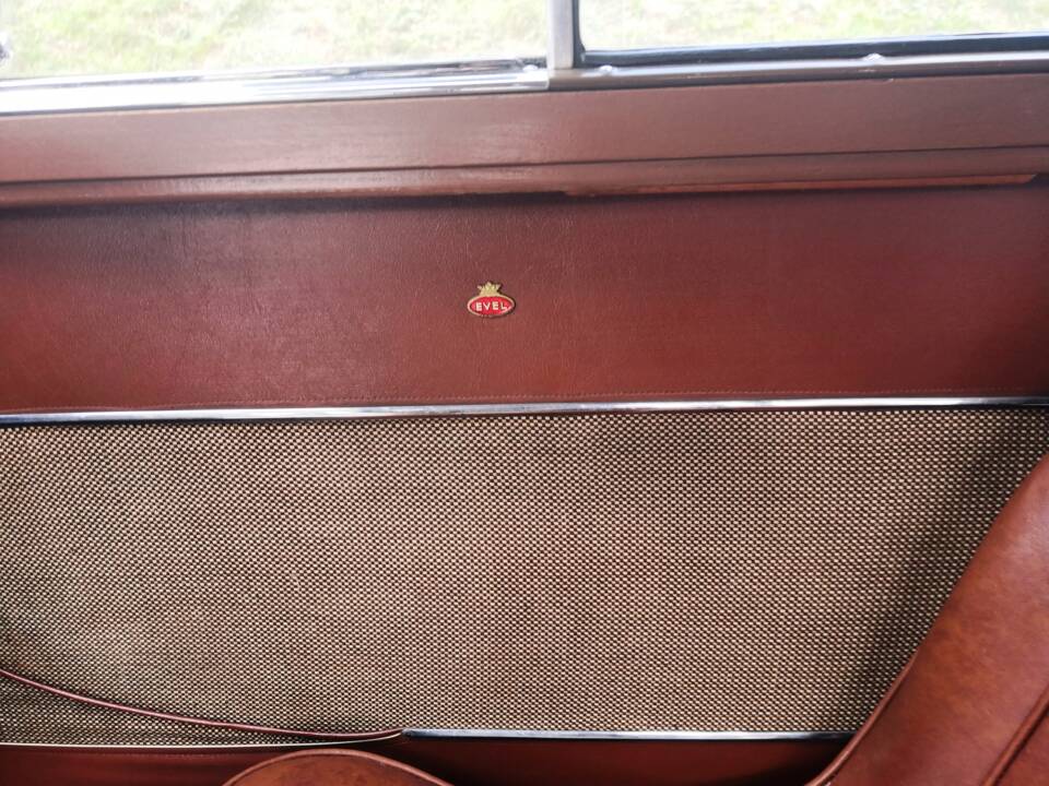 Image 11/20 of FIAT 500 C Giardiniera (1950)